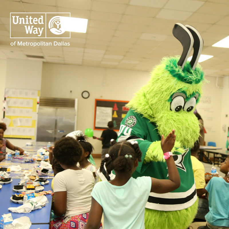 UnitedWayDallas's tweet photo. Click here to find a summer meals site near you or text ‘FoodTX’ to 877-877: https://t.co/fRKtWt08VP #FeedNTX https://t.co/HylHMTKzin