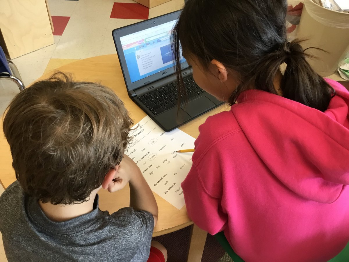 Working on our animal research projects with our 4th grade Pals. <a href="/CopperHillES/">Copper Hill</a> <a href="/FlemRarSchools/">FlemRarSchools</a> <a href="/MrsMooreFRSD/">MrsMooreFRSD</a>