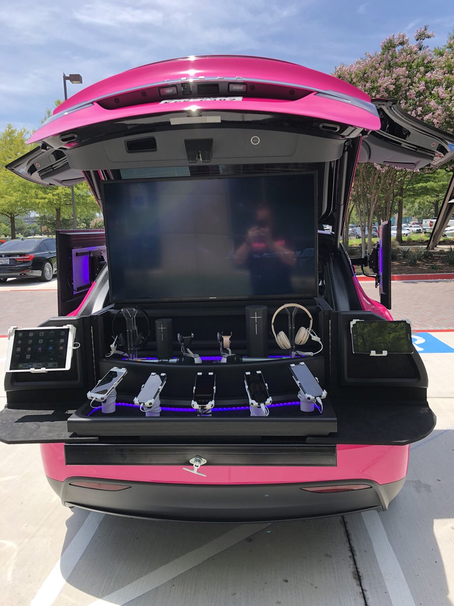 TruittHenson's tweet photo. New standard issue vehicle for all customer-facing employees. @TMobile @TMobileBusiness #CustomerObsessed #WeWontStop https://t.co/dwbMx6itu2
