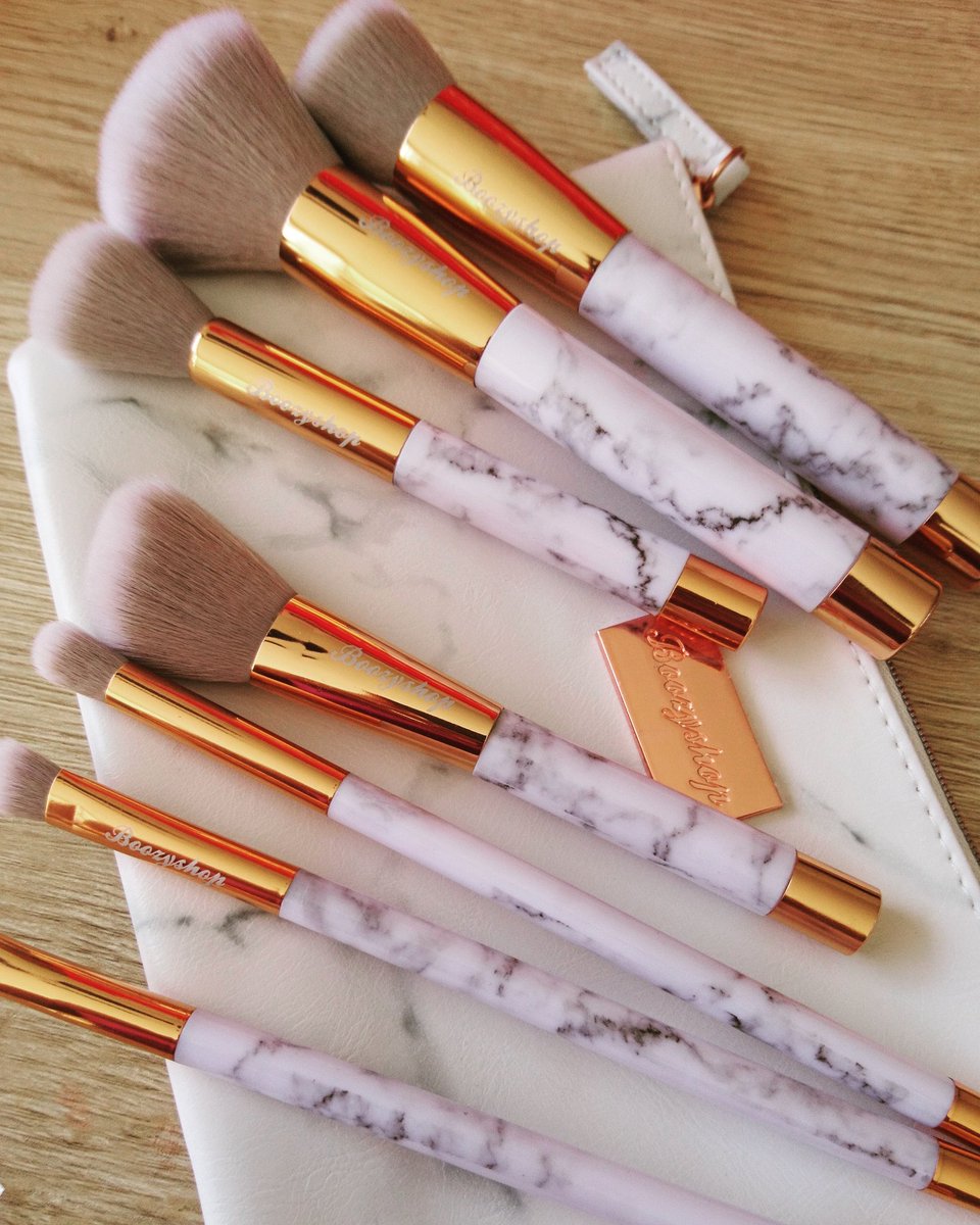 BeautyTipsA's tweet image. Bought this gorgeous marble makeup brush set on SALE on @Boozyshop can't wait to try them to check quality and performance.