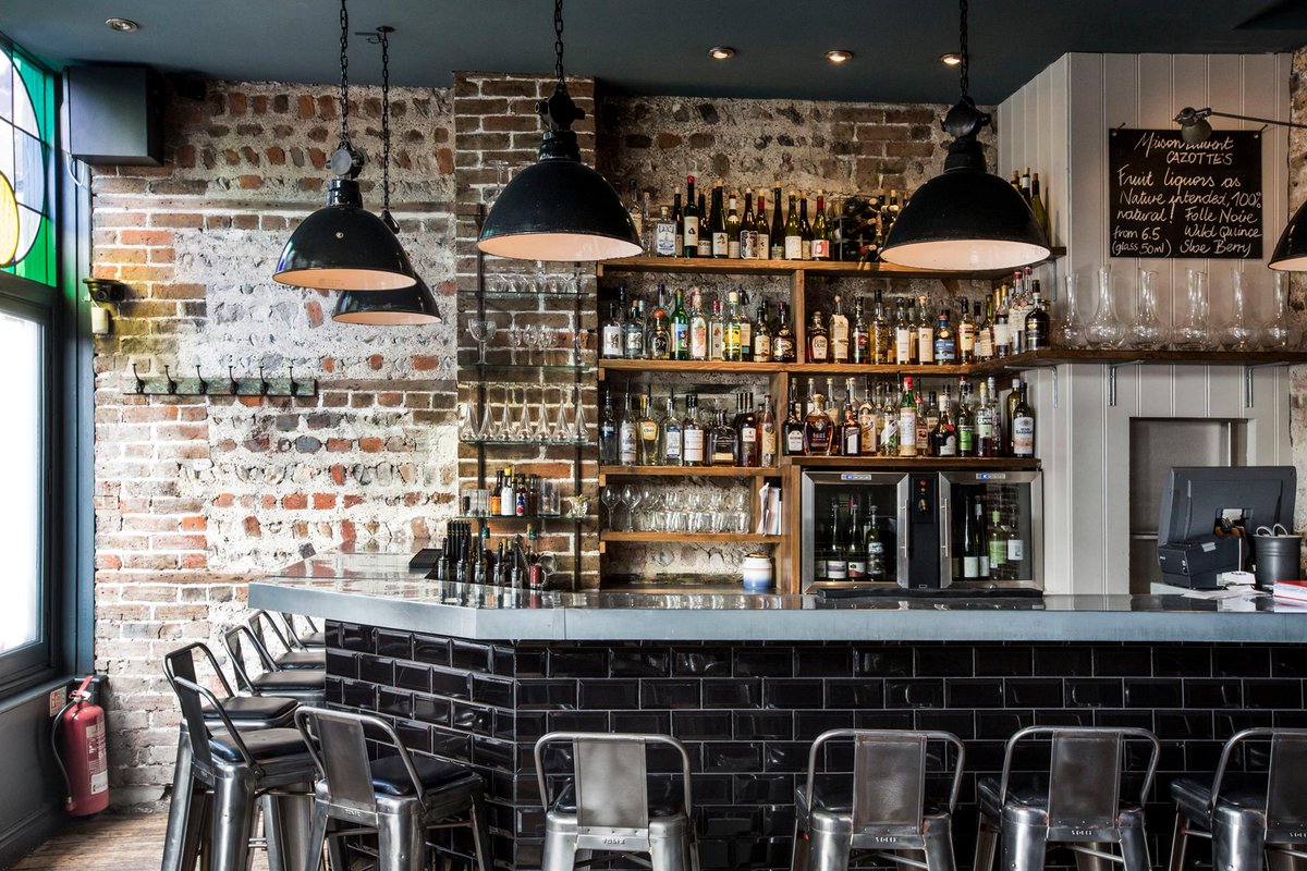 ResDiary's tweet photo. BRIGHTON // How about some French finesse on #FathersDay? With weekly wine tastings to delicious small plates in a laid-back setting, @PlateauBrighton is an ideal treat for dad. 🍷🍽️ Book now on @ResDiary: https://t.co/mJsj8yiF6i https://t.co/v38qH6b0wg