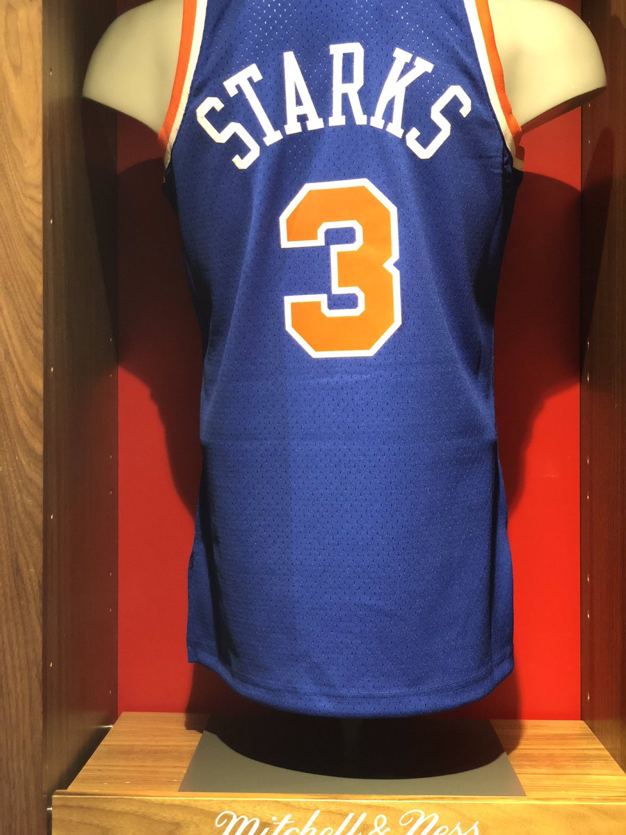 🗣Meet <a href="/nyknicks/">NEW YORK KNICKS</a> legend <a href="/StarksTheDunk/">John Starks</a> tomorrow from 5-6pm #NBAStoreNYC‼️
