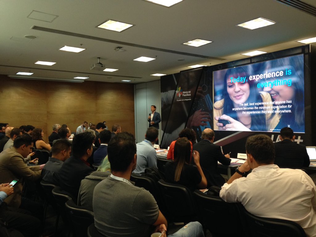 mafe_sm's tweet photo. Arrancamos jornada de la tarde del investment meeting en #Apforolab4 con John Camilo Velásquez consultor de IBM presentando Omnichannel: Nuevas experiencias para nuevos consumidores @PROCOLOMBIACO @PaoGBarreneche https://t.co/5pf1lZ4B6w