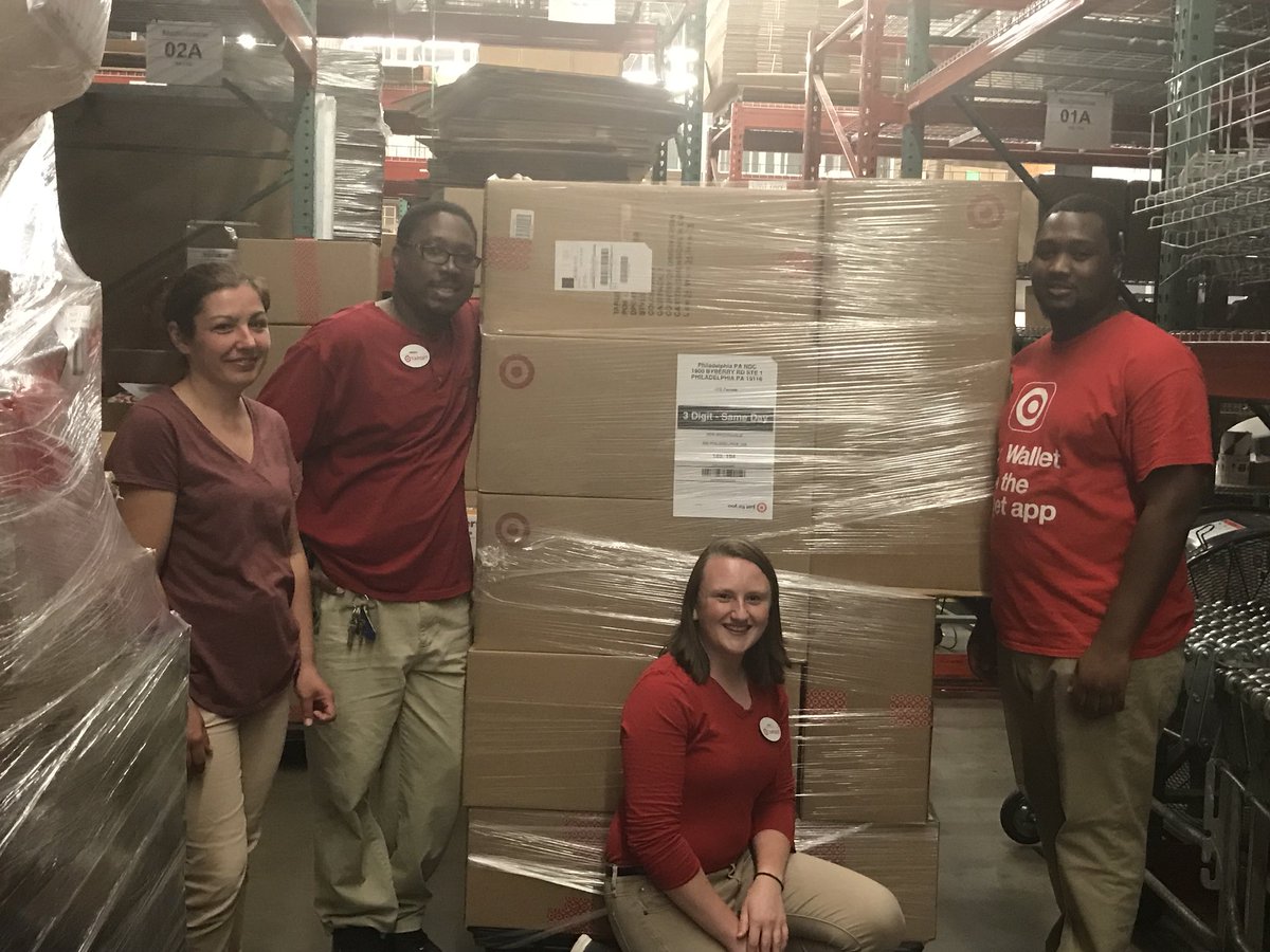 Ship team of #2418 is super excited about our newest company initiative!! #samedaydelivery #g493 #goclickandmortarsales #wegotthis <a href="/AEScrivano/">Tony S</a> <a href="/SchwarzArielle/">Arielle Schwarz</a> <a href="/JennaWalkerTGT/">Jenna Walker</a> @ChanceChaney15 <a href="/VictoriaTARGET/">Victoria Cepeda</a>