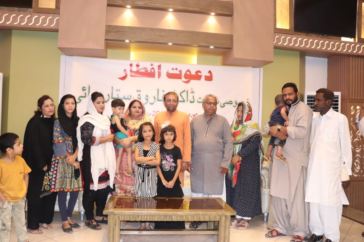 samynashykh's tweet photo. DFS at an Iftar Hoisted by Federal B Area #mqmpakistan
#WeStandWithDFS
Awam me DFS bht femous hen. Kids hamara future Wo sirf DFS k dewane hen
.bahadurabad mafia group k name koi nahi jata
Yes ab 2 name as a qabza group femous howey hen. un se log nafrat ka izhar kar rahe hen https://t.co/K4qVQPErlU