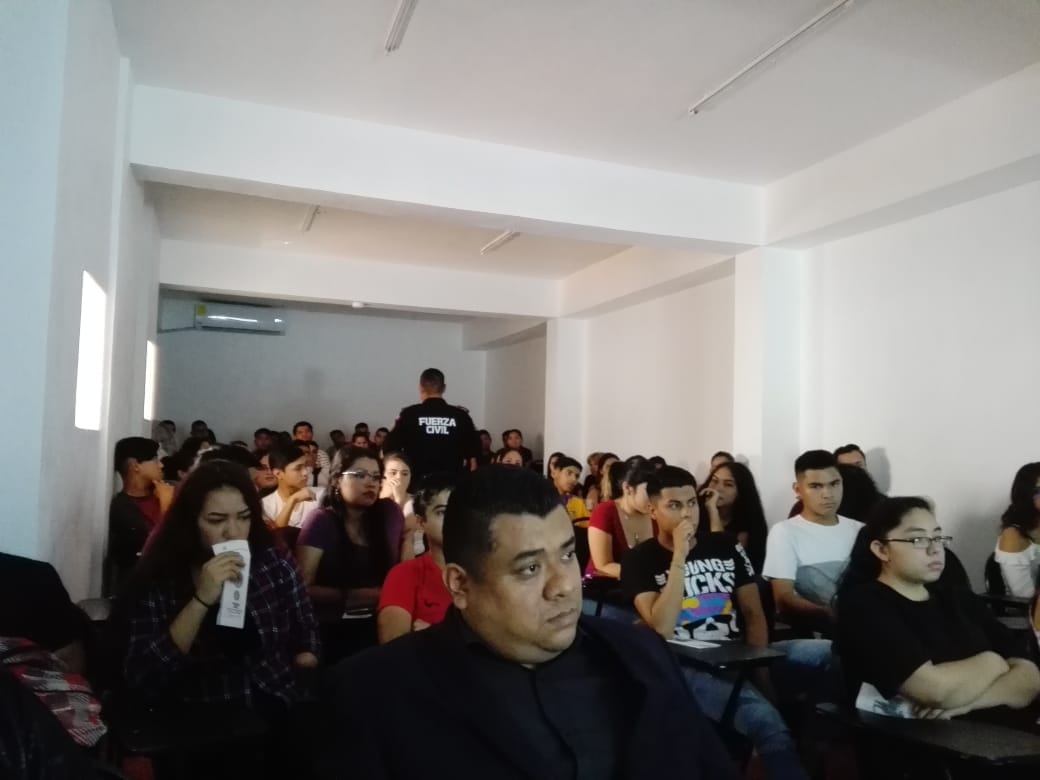 CDMXOR's tweet photo. Agradecemos a la Secretaria de Seguridad Pública del Estado de Nuevo León por la plática informativa que brindó a los #Alumnos_Bachillerato_y_Licenciatura_Criminalistica @CESCIJUCMTY
#OrgulloCescijuc
#YoSoyCescijuc
#CESCIJUC https://t.co/UHzchte9Op