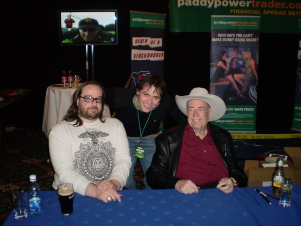 Starch_Jarvis's tweet photo. My first ever job in poker was working at the 2007 Irish Open as a reporter. The day before the Main Event I was tasked with looking after the Brunsons. Todd drank Guinness, Doyle told me about Vegas steakhouses. Of course I had to get a picture. #ggDoyle https://t.co/FfK04AoUVd