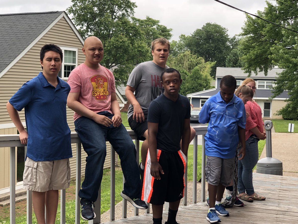 alicehope's tweet photo. Our Life Skills Superstars helped to get the UM Community Cupboard ready for our opening, next Tuesday! Thank you, friends! Students, teachers, assistants and a driver = Dreamteam! @UpperMerionSD @BestBuddiesUM @JBauerUM @FirstStudentInc #teamwork #CheckThoseDates https://t.co/C8r1lXYmfx