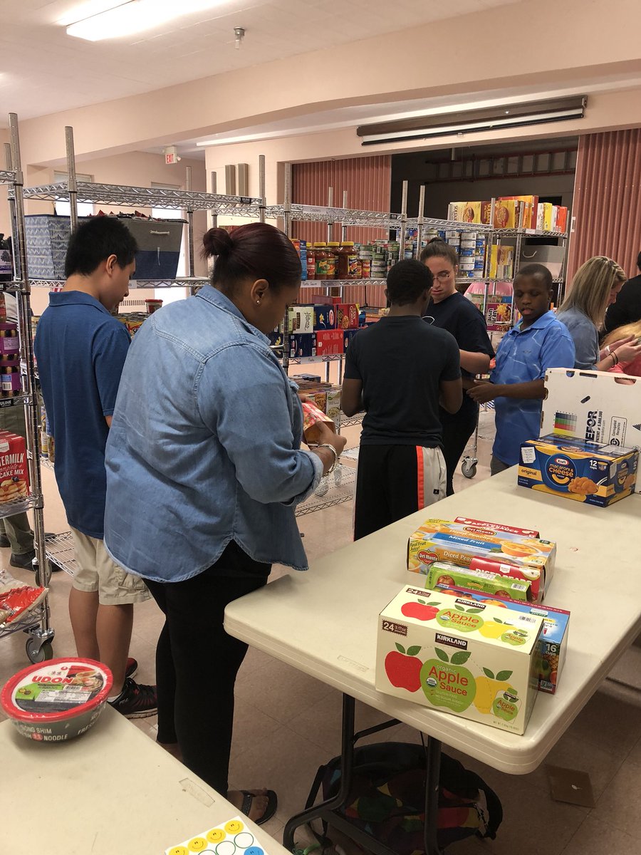 alicehope's tweet photo. Our Life Skills Superstars helped to get the UM Community Cupboard ready for our opening, next Tuesday! Thank you, friends! Students, teachers, assistants and a driver = Dreamteam! @UpperMerionSD @BestBuddiesUM @JBauerUM @FirstStudentInc #teamwork #CheckThoseDates https://t.co/C8r1lXYmfx