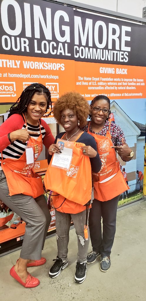 KianaMoses2's tweet photo. Head Cashiers Sandra &amp; Wilna and Pro Cashiers Donna &amp; Rebecca were all presented with homer badges today for delivering on the 🍊promise🎉👏. Thank you for all you do ladies!  #Recognition #FrontEndFun #MyTeamRocks #LTSA  @RonnieOddo @johnminor11 @JamesElkinsHD @Harlan_6204 https://t.co/WtddvVquq4