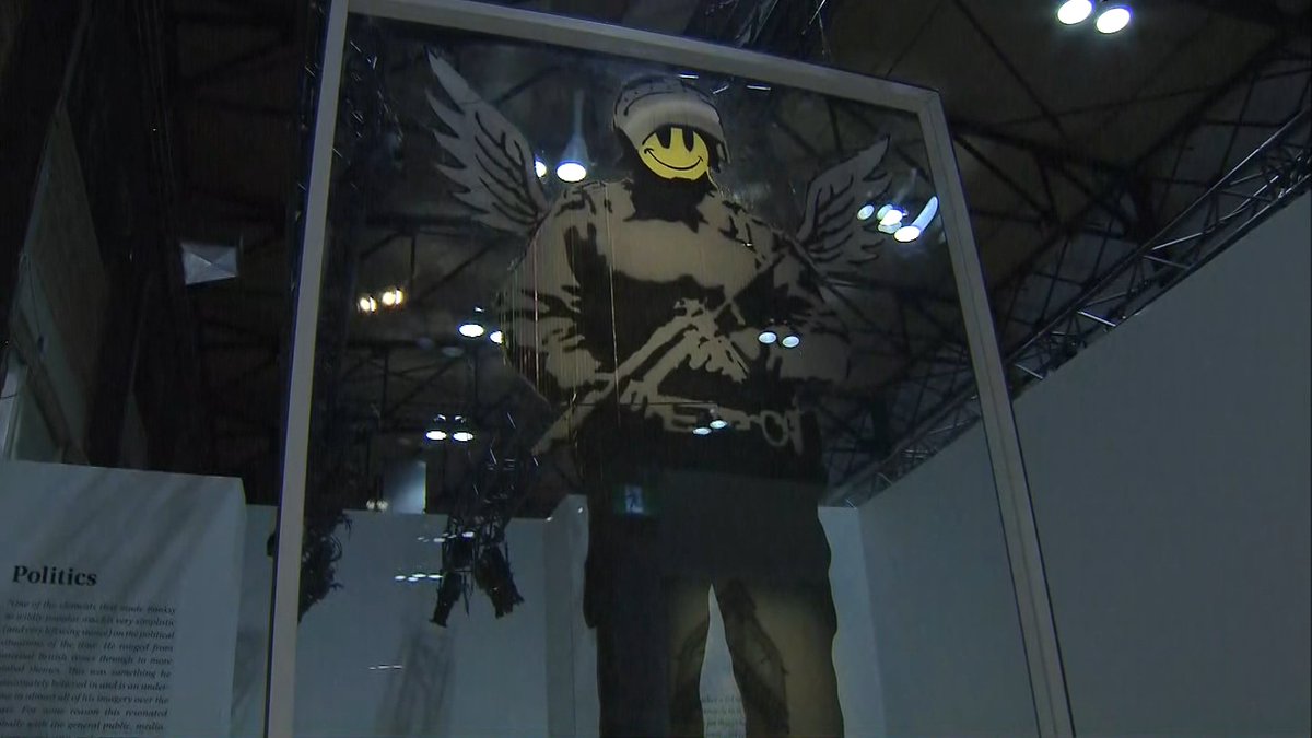 Inside the controversial Toronto ‘Banksy’ exhibit - Watch: ow.ly/xJJ530ku8uS @stellaacquisto https://t.co/H2tTVLVfDg