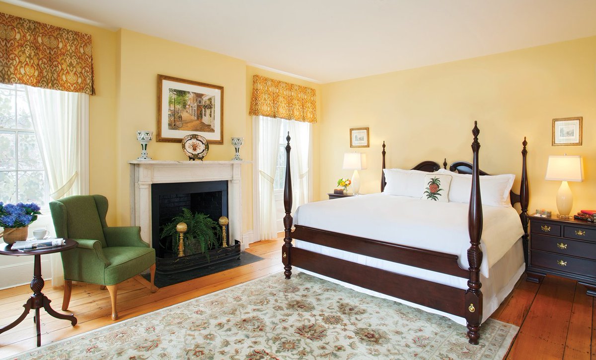 D O N ' T  D E L A Y! Book your summer getaway now with #SummerforLess!

Receive up to 30% off with code sfl. Book now: bit.ly/JaredCoffinHou…
#Nantucket #Summer #SummerTraveler #ACK