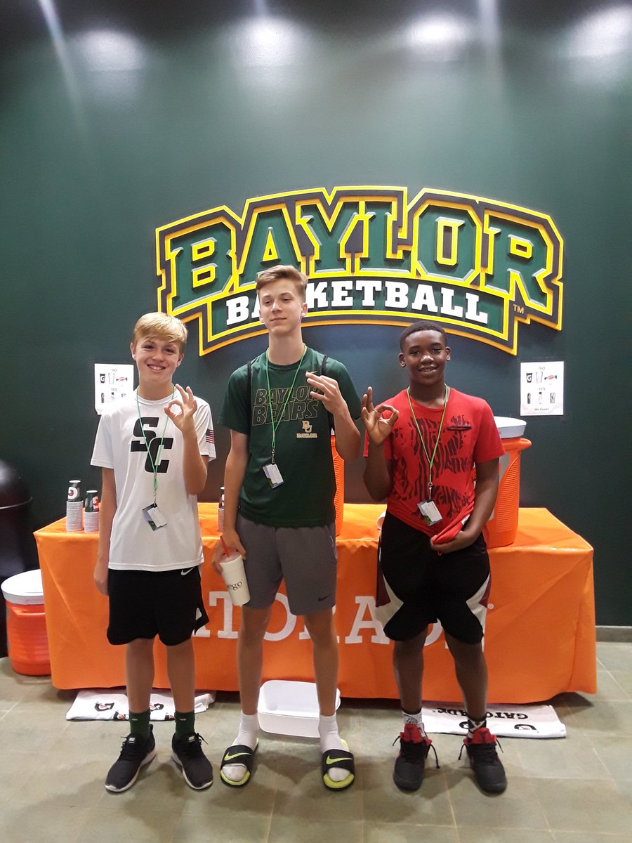 #SwaggyO in the building with my bros from @3dHoopsAcademy representing at the @BaylorMBB Elite Camp! 💪🏀

#Time2Eat #🍇Approved #Buckets