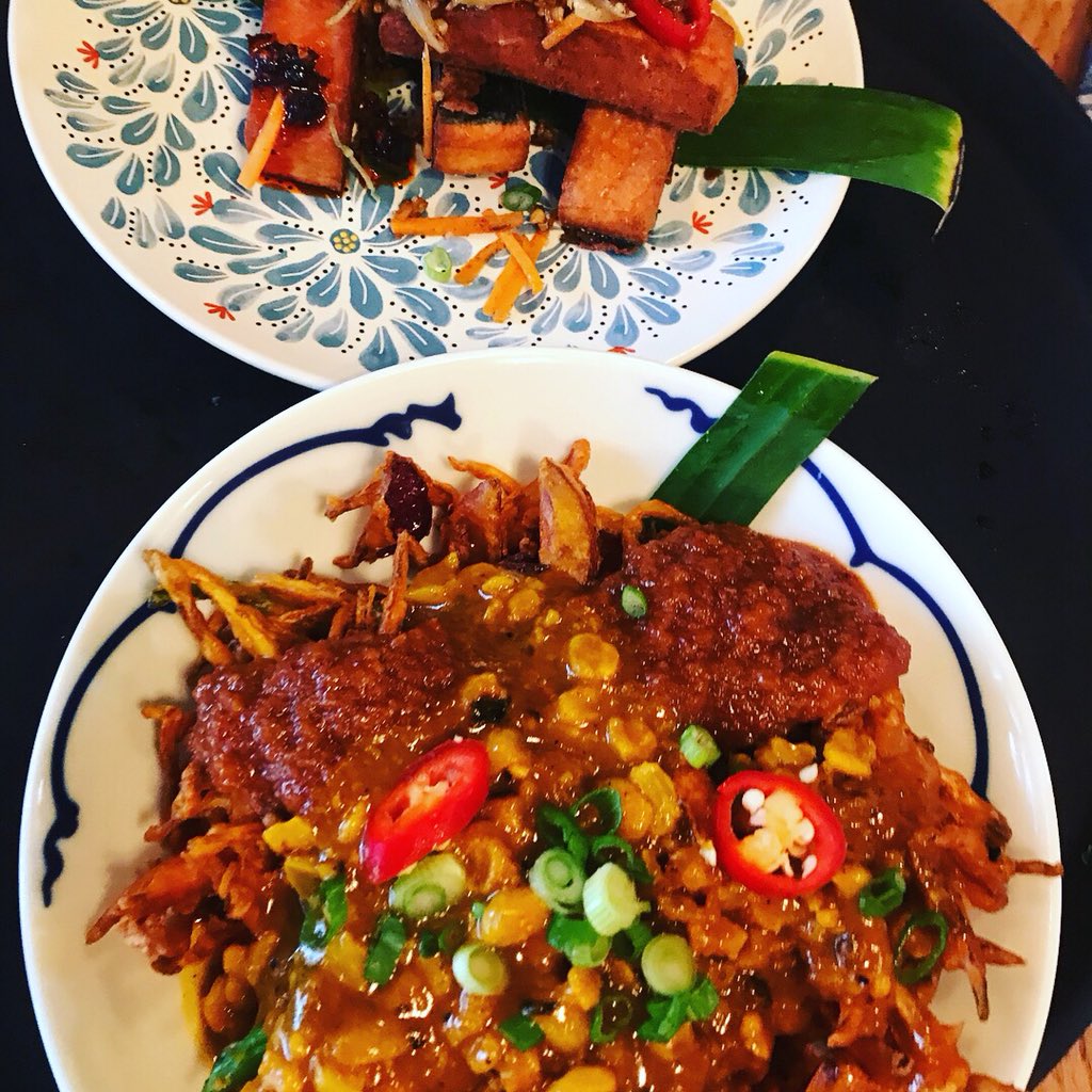Another fab kitchen takeover with <a href="/NasiLemak_MCR/">Malay Street Food</a> at <a href="/Pokusevskis/">Pokusevski's</a>

Thank you to all that popped by! See you again in July! 

#HeatonMoor #PopUp #Chillis #MalayStreetFood #Vegan #Vege #Meat #Options