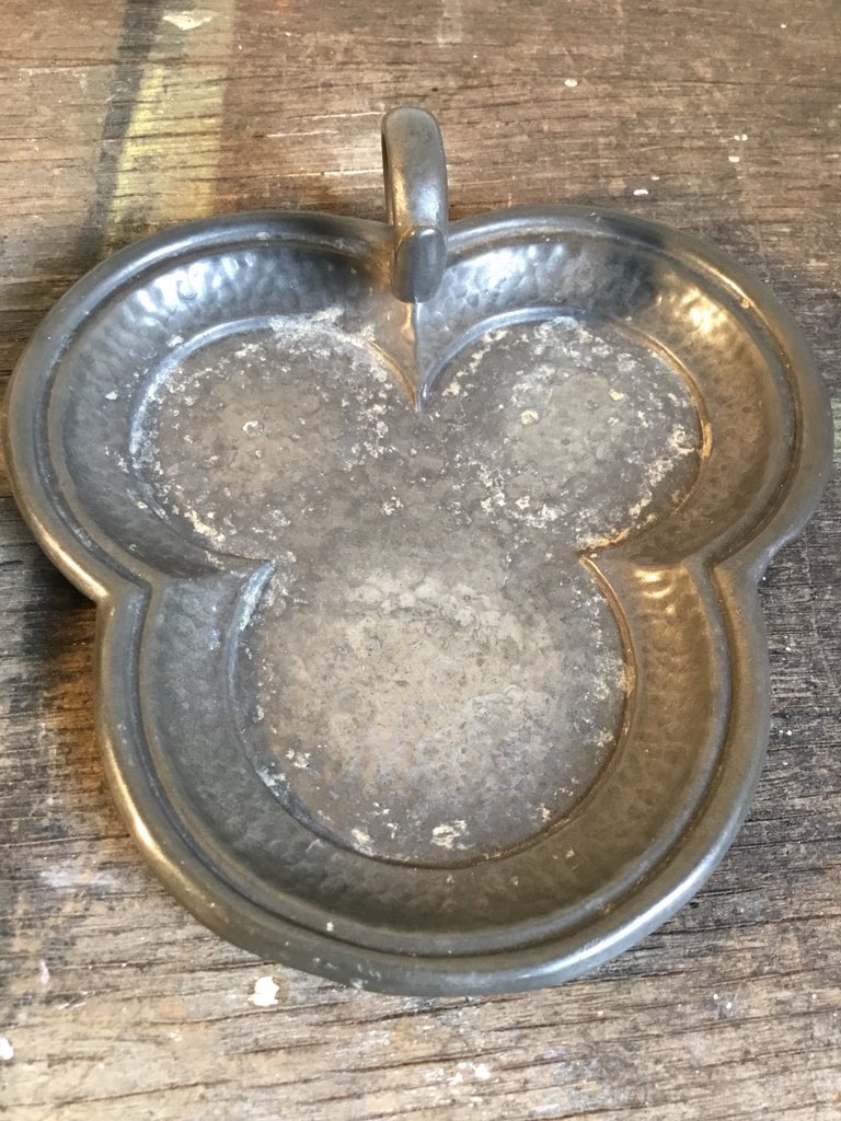 WelshRarebits2's tweet image. A stylish Craftsman pewter condiment set online at stores.ebay.co.uk/Welsh-Rarebits… 
#pewter #craftsmanpewter #condimentset #cupbords #tables #chairs #trunks #books #boxes #vintageshowandsell