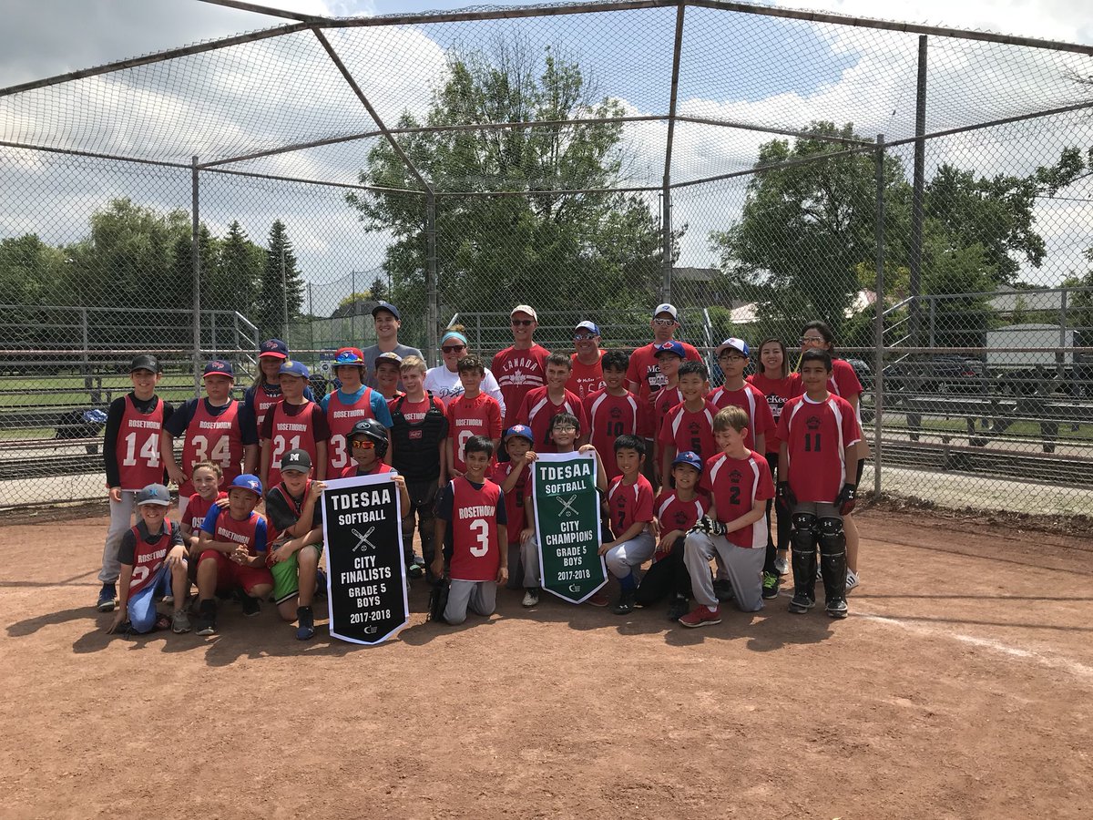 terrymrobinson3's tweet photo. The storm held off &amp; it turned out to be a great day for some very exciting softball in the grade 5 City Championship game. Congratulations to @McKeeSchool  who won a nail biter of a game against Rosethorn JS to win a green banner that will proudly hang in the gym. @TDESAA_TDSB https://t.co/4Fi1zkQSnU