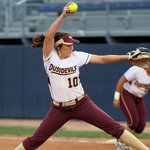 Photo by Texas A&M International Softball (@TAMIU_SB)