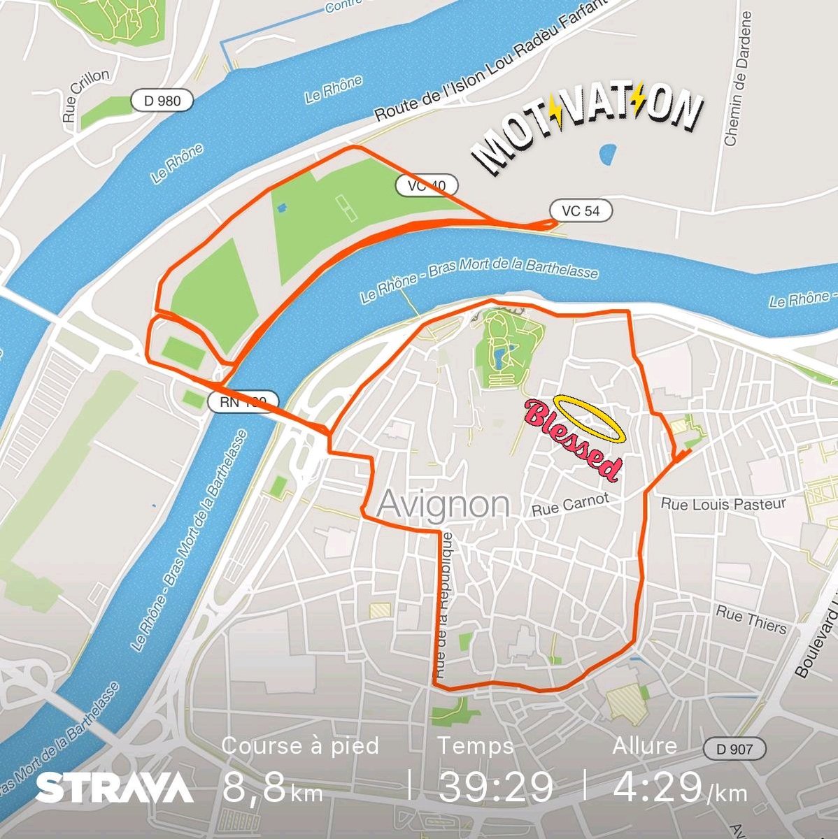 mmea05's tweet photo. Ma course à pied du soir #Barthelasse #Avignon on maintient le rythme #gorunit check out my evening run on @Strava steady tempo and good accelerations #running #BornToRun  #KeepOnHustling #StayOnTheGrind #BeatYesterday #Blessed : https://t.co/CV8tVwtJi9 https://t.co/jHyyL1Ja2z
