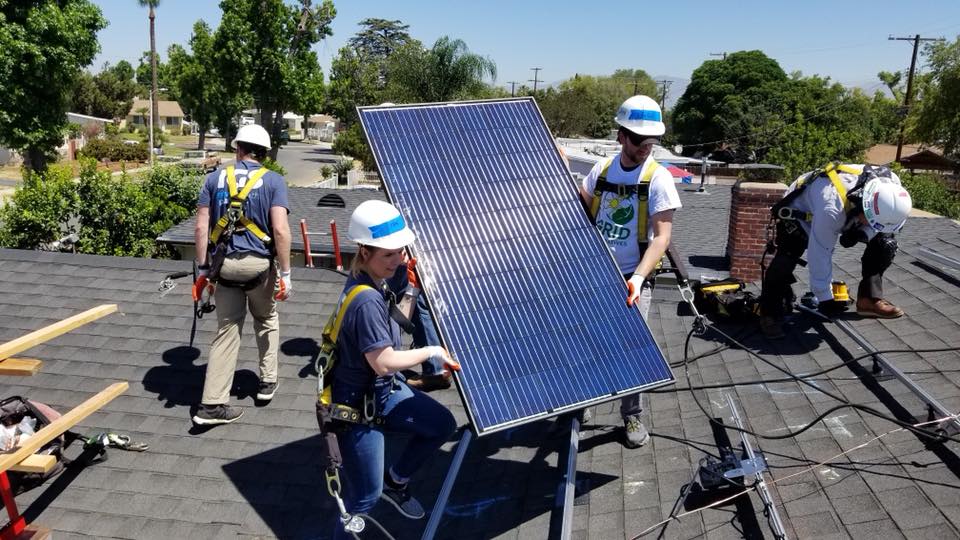 IGSEnergy's tweet photo. IGS is in LA installing a solar system w. @GRID, the nationβs largest nonprofit solar installer that makes solar power & solar jobs accessible to low-income communities. We installed an array that will help a family utilize clean energy from their rooftop! #lifeatigs #igsimpact https://t.co/FP4VCoG4L6