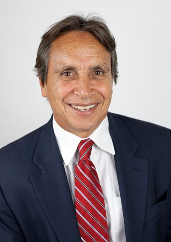 RedTRaccoon's tweet image. CEO of Nonprofit Shelter That Called Police on Senator for Trying to Visit Detained Children Is Paid $770,860.

This is the President and CEO of Southwest Key Programs (SKP) Dr. Juan Sánchez.
 newsweek.com/ceo-non-profit…