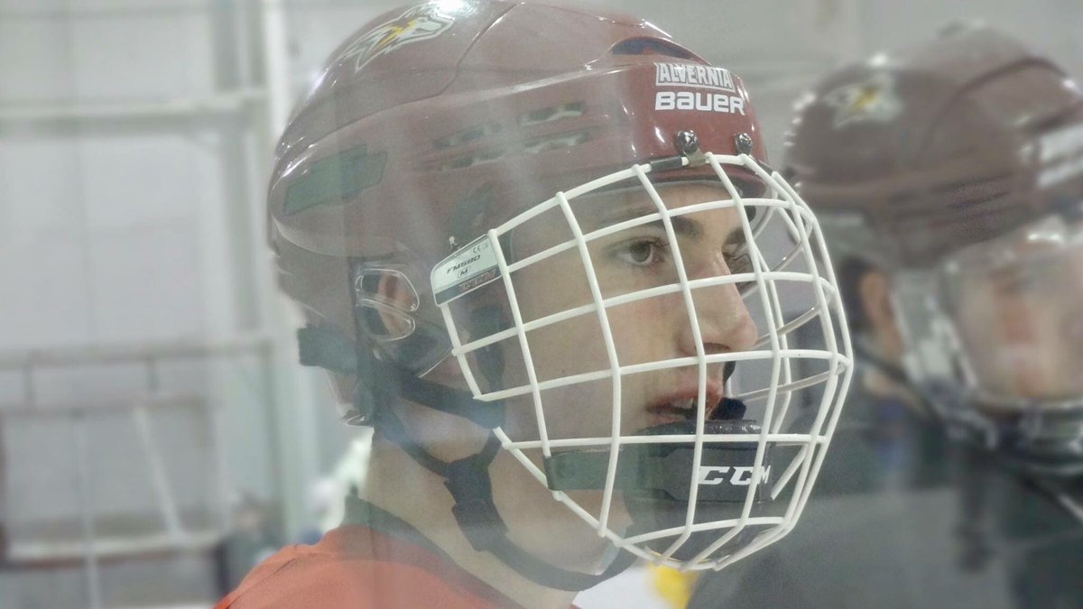 AUpuck tweet picture