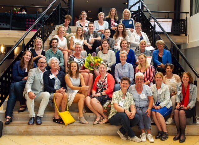 De #waardevandewijk vandaag bewezen! Groot minpunt: mijn agenda als #wijkverpleegkundige bood geen ruimte voor afspraak minister de Jonge. Gelukkig namen <a href="/Iambassadeur/">Iambassadeur</a> de afspraak van 14aug aan! Snel een andere datum plannen voor praktisch kijk in de wijk <a href="/hugodejonge/">Hugo de Jonge</a>?