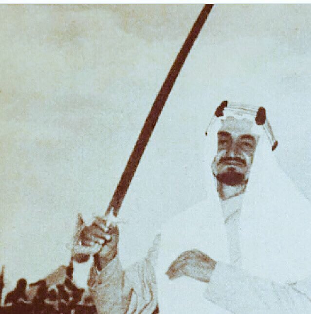 S_M_A_AlFaisal's tweet photo. يا طارشي يم الامام العود 
قله بنينا بالخبوت اخيام
جينا الحديده والزيود اشهود 
يوم ادبروا مثل النعام

فيصل بن عبدالعزيز

 #تحرير_الحديده https://t.co/qElQocsTgn
