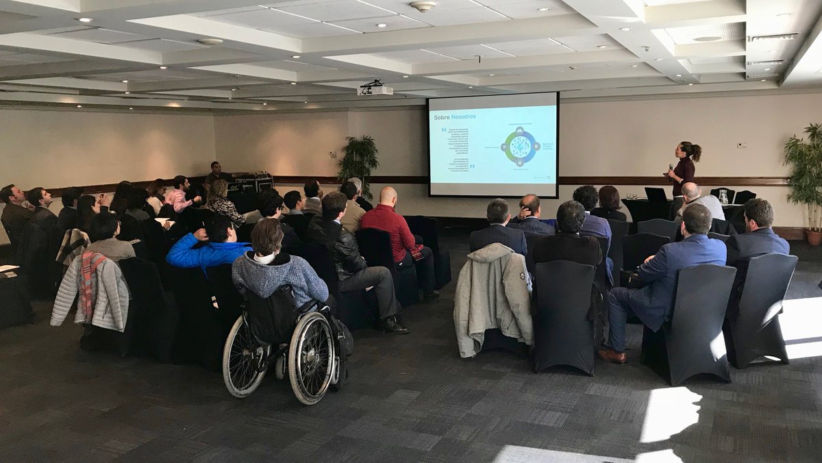 extendachile's tweet photo. Gracias a @wellnesstelecom; @Guadaltel y @SurSuroeste por las tan interesantes ponencias que desarrollaron en la Jornada Técnica sobre #ciudades #sostenibles que organizamos ayer. Todo un éxito!! @extendajunta https://t.co/zFD6v0Nrji