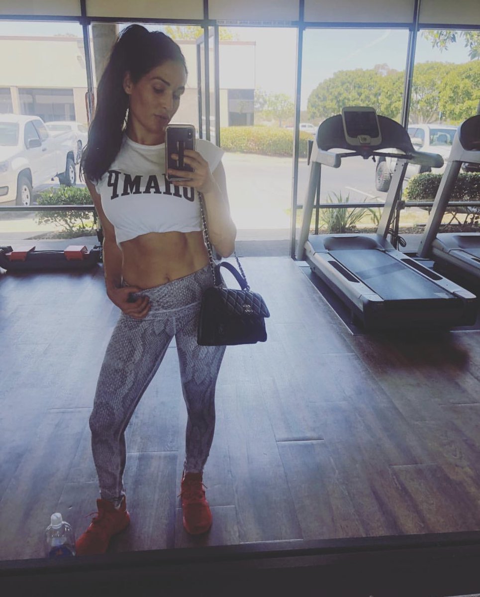 butterfly019sw's tweet photo. ♥️💪🏻🔥👌🏻 #NikkiBella #Shapeupstudio2018 https://t.co/yCCd7t7U90