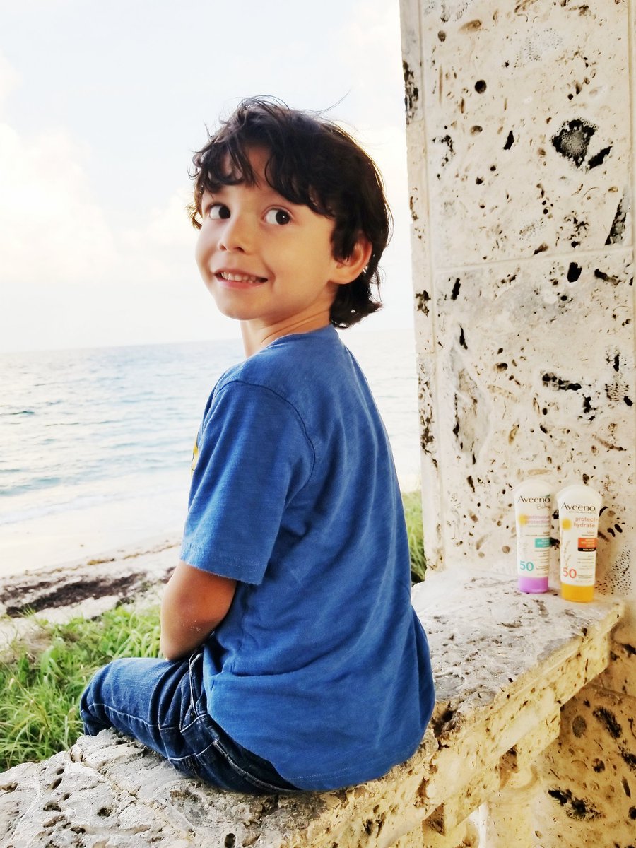 MamaBeaute's tweet photo. #AD Tus niños recuerdan tu ejemplo, entonces, ¿por qué no inculcar el hábito de la protección solar? @AveenoUS cuida su delicada piel sin causar irritación hasta en los días más calurosos. ¡El complemento perfecto para el🌞de verano, mamá! #SunnyMoments #Aveeno #belleza https://t.co/vwXxeAGvPU