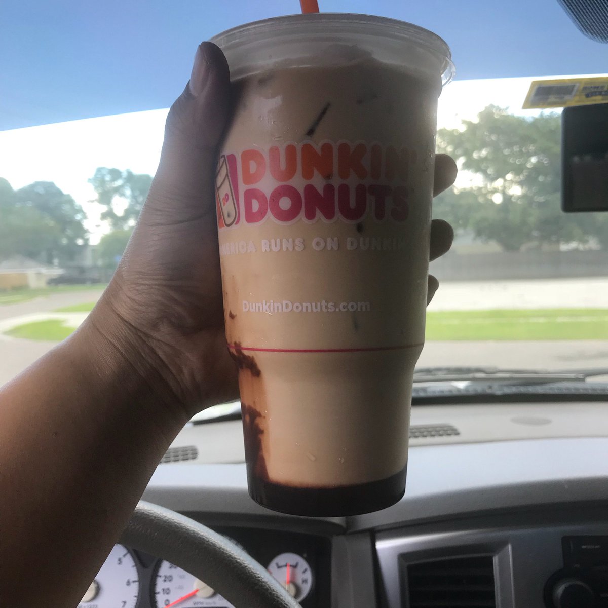 ItsMeArjay's tweet photo. @dunkindonuts did you guys update your policy agreements to stop stirring your drinks? https://t.co/K4zlsbN4UA