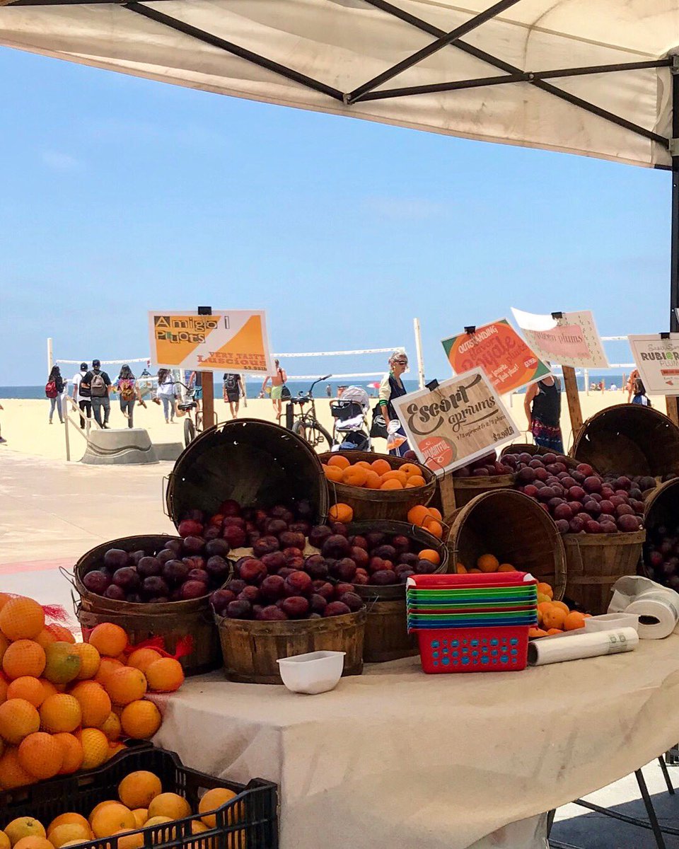 Really starting to feel like #summer down here at the market! Come by and shop until 6pm. 🍊🍇🍓🍅