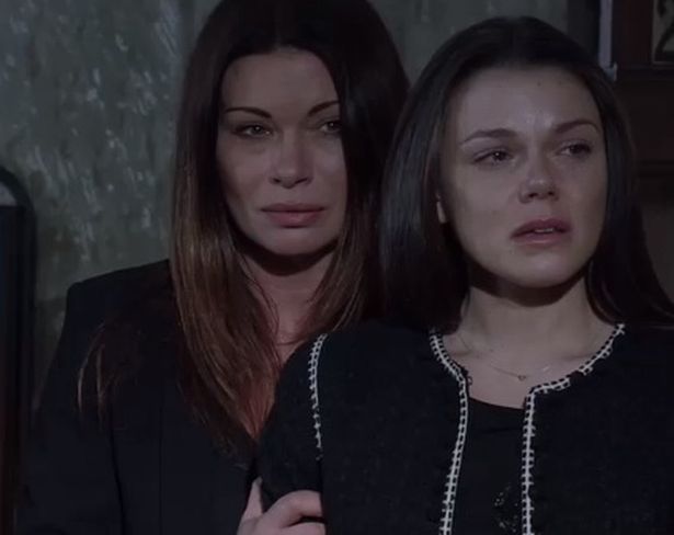 UtdSwarla's tweet photo. These 2 Queens absolutely broke my heart tonight.
#Aliking @Faye_Brookes absolutely beautiful&heartbreaking scenes by all the connors 2nite.
I love both these women and characters so much&i love all their scenes together.
#TeamConnors always @itvcorrie #corrie #kana 💔 rip aidan https://t.co/KaJRe6zmAk
