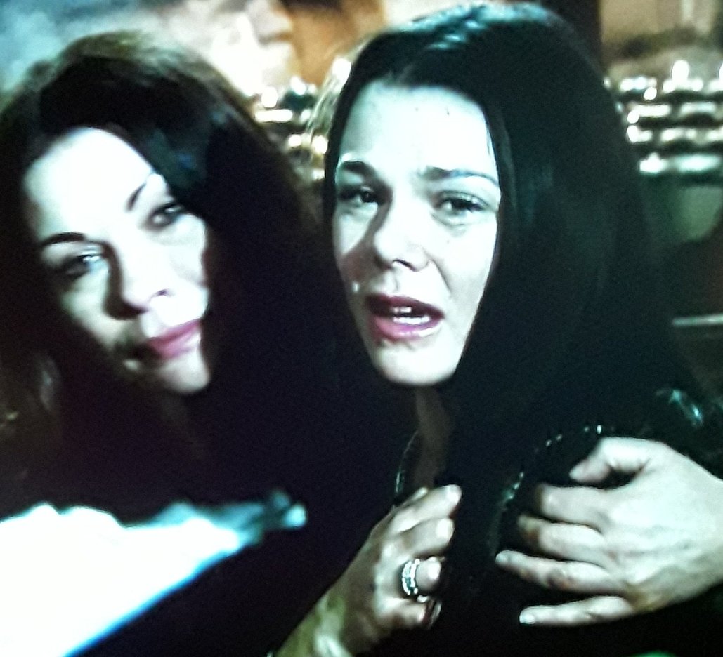 UtdSwarla's tweet photo. These 2 Queens absolutely broke my heart tonight.
#Aliking @Faye_Brookes absolutely beautiful&heartbreaking scenes by all the connors 2nite.
I love both these women and characters so much&i love all their scenes together.
#TeamConnors always @itvcorrie #corrie #kana 💔 rip aidan https://t.co/KaJRe6zmAk