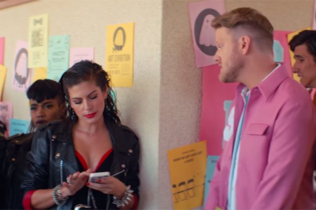 idolator's tweet photo. .@FRANKIEmusic &amp; @scotthoying examine the very modern phenomenon of ghosting in their perky duet: https://t.co/LVKRLnuVmo https://t.co/rCNQesb4qi