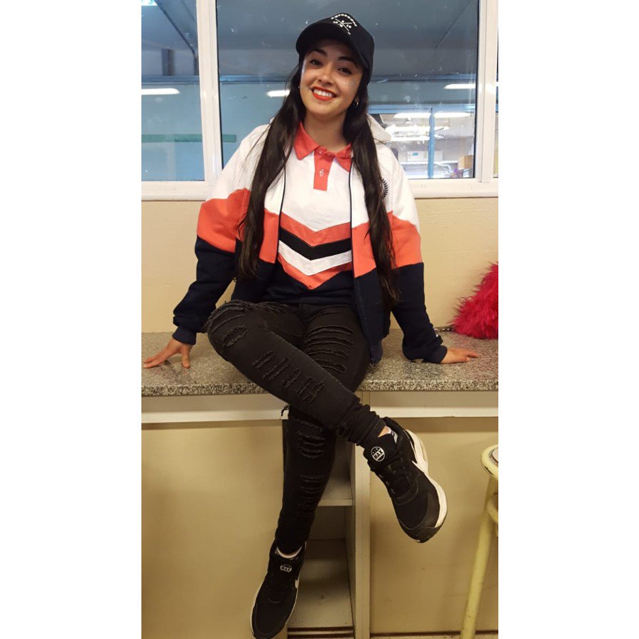 MiluNievas43's tweet image. #NuevaFotoDePerfil #Promo18 🔞🎉🎊✨🎓