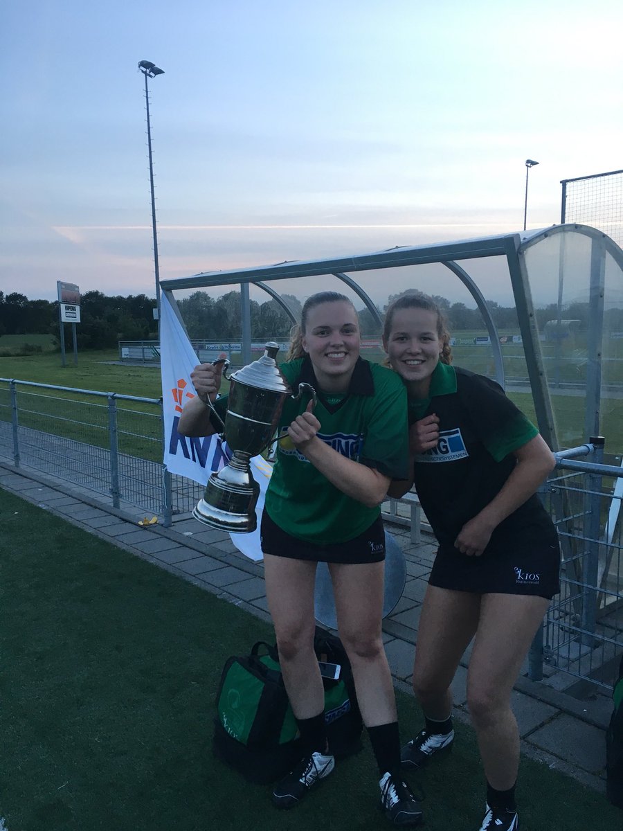 En ook de derde prijs van dit seizoen is binnen! Kios 2 wint de A.P. Buitenbeker! Gefeliciteerd toppers! 🎉🎉