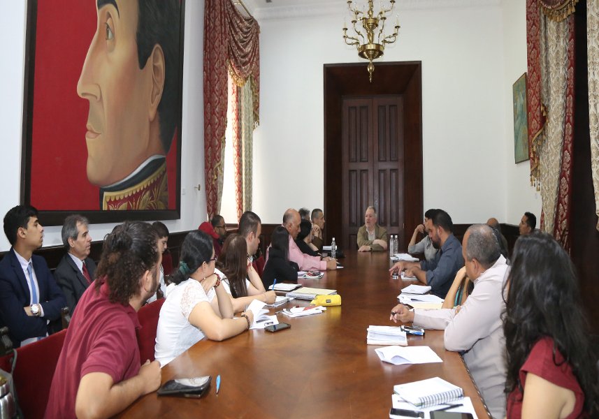 #NotiMippCI 📰🗞 | 🇻🇪 Venezuela genera propuestas para el intercambio cultural y de solidaridad con el mundo🌎. Lea más  ⏩ goo.gl/vvqfSL  
#PazParaAvanzar