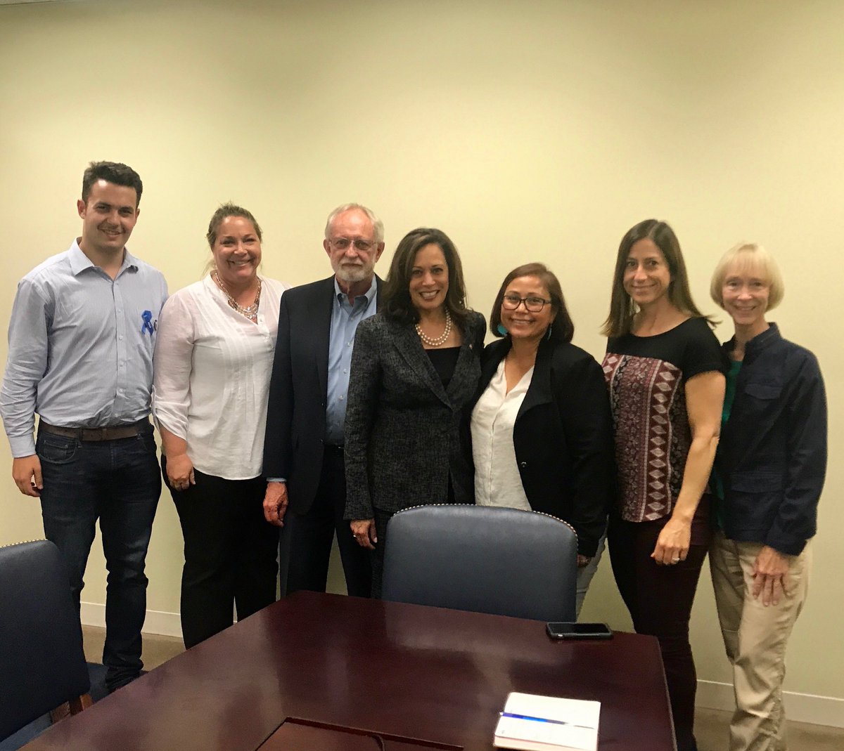 normachavezp's tweet photo. #ACLUCON18 delegation thanking @SenKamalaHarris for her leadership &amp; commitment to protect immigrant families &amp; restore human rights at the border!                     
@ACLU @peoplepower 

#keepfamiliestogether #CleanDreamActNow #dueprocessforall #HumanRights #CALeads #SiSePuede https://t.co/Xvk2xKuHP5