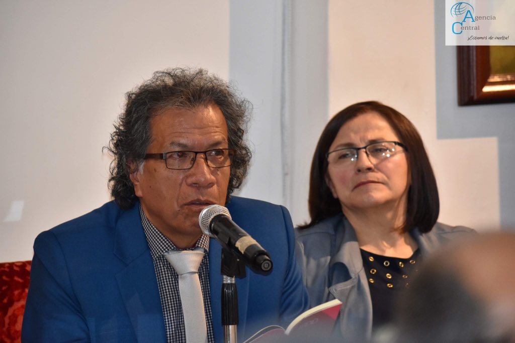 AgenciaUCentral's tweet photo. Cobertura del lanzamiento del libro #Ardid del poeta ecuatoriano Fabián Guerrero
Foto: Agencia Central/Edison Luje
#CoberturaAgenciaUCentral https://t.co/0RWAqhDY1C