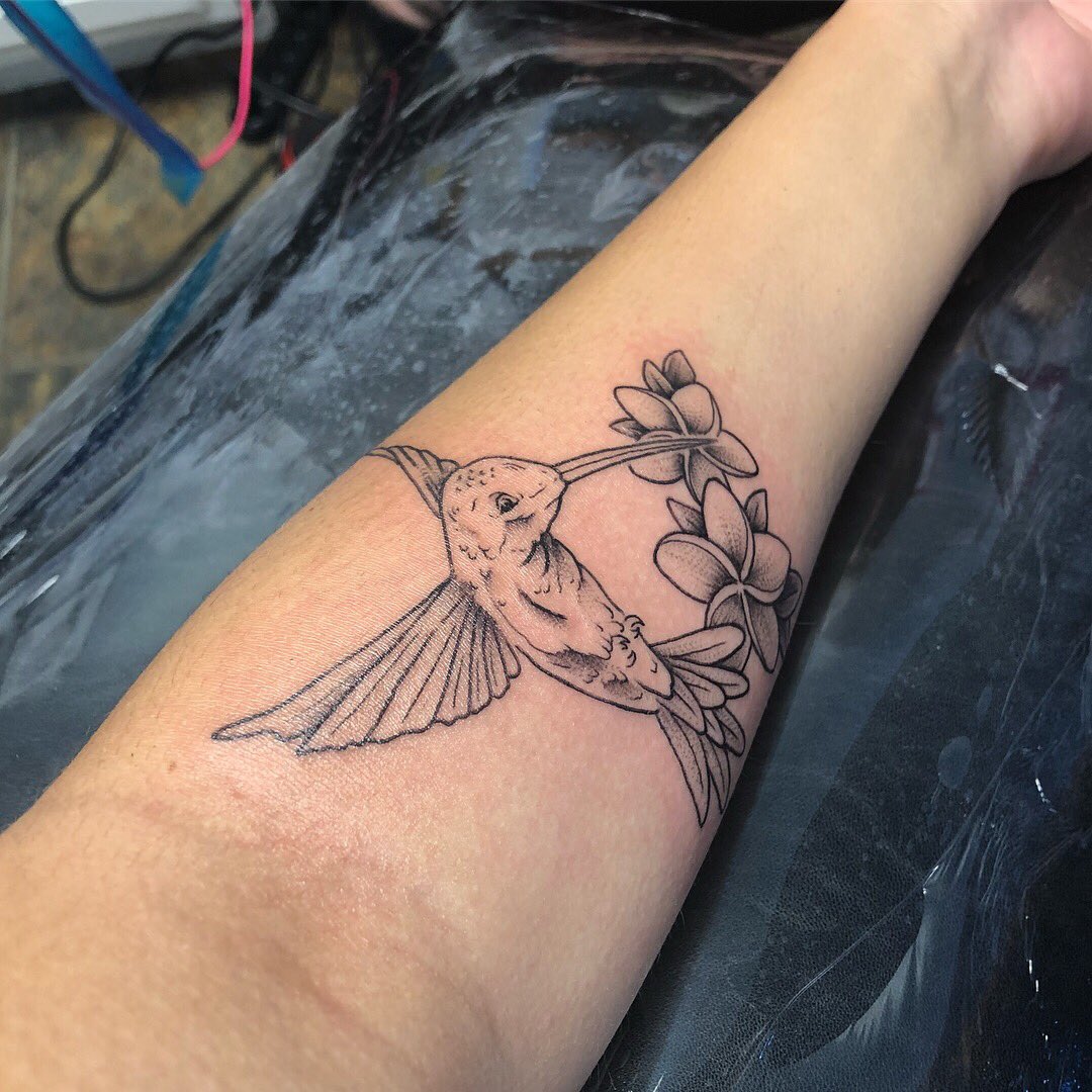 jwicky24's tweet photo. Tatted๐ #hummingbirdtattoos #tatted https://t.co/Y2c1zyyA97
