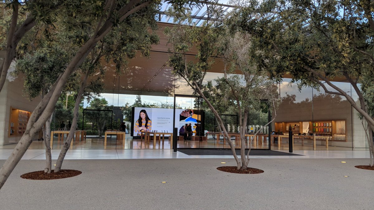 Hanging around at Apple Park. And yea, <a href="/Apple/">Apple</a>, you guys earn way too much money! Jez!