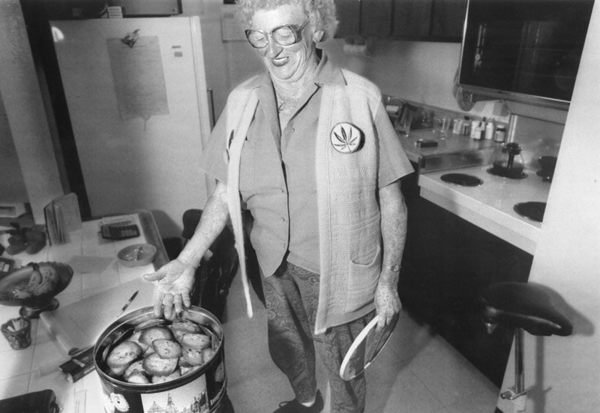 ThinkTankExile's tweet photo. Remembering 'Brownie Mary,' San Francisco's Marijuana Pioneer - She baked thousands of pot brownies for AIDS patients https://t.co/G8HFfzv1iT https://t.co/C4DadoIa6N
