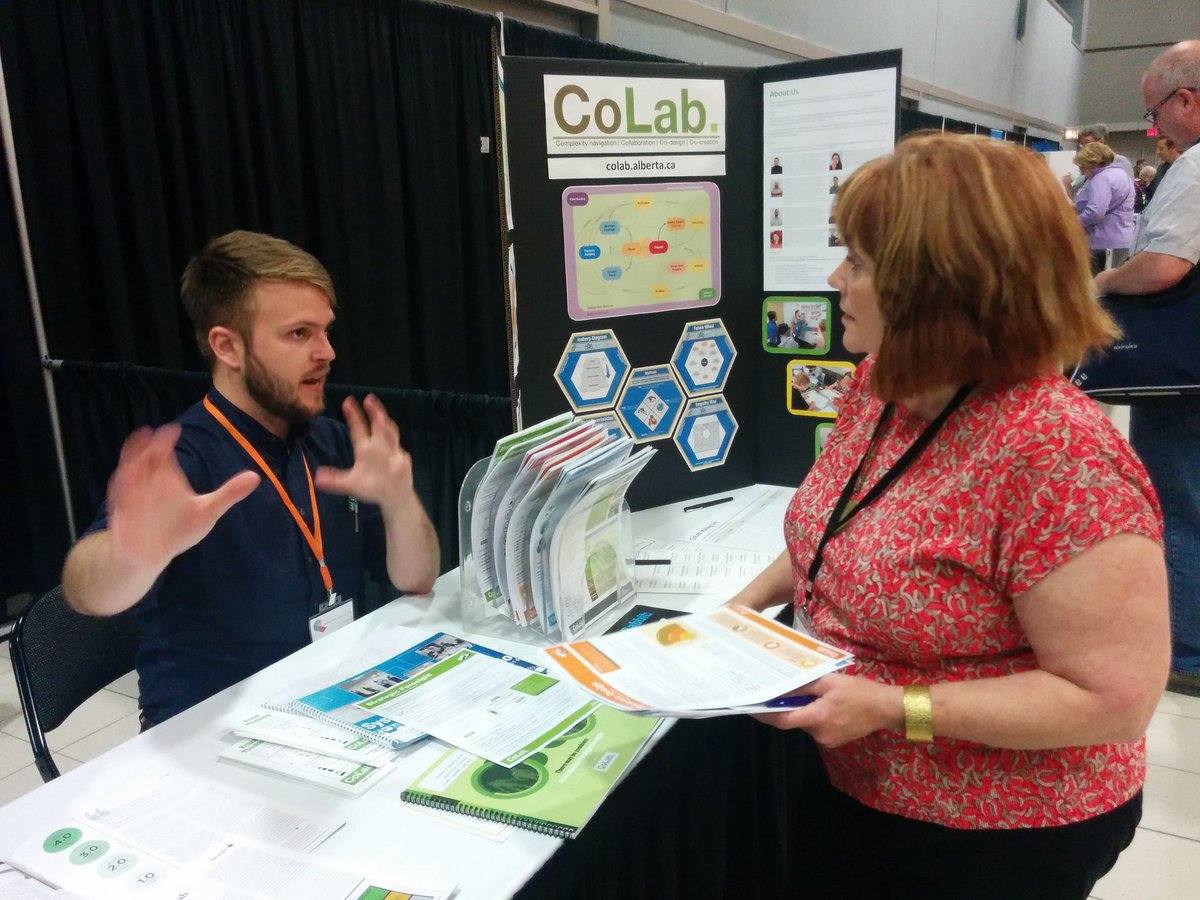 _missroya's tweet image. Lots of fun talking all things #CoLabAB at our #PolicyMatters trade show booth today with @YourAlberta 😁 #wallofpretzels @spencerbeacock