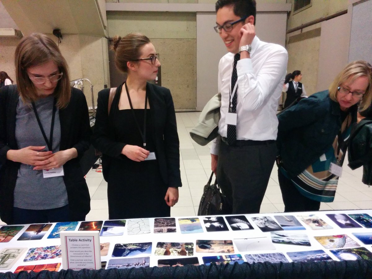 _missroya's tweet image. Lots of fun talking all things #CoLabAB at our #PolicyMatters trade show booth today with @YourAlberta 😁 #wallofpretzels @spencerbeacock