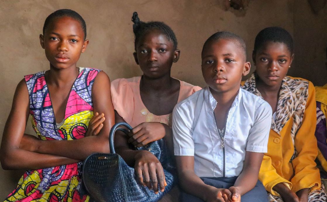 Over 7 million children have been affected by the crisis in #DemocraticRepublicCongo. 60% of militia members are under 18, most under 15. @WorldVision has partnered with local organization Coopérative Reveil de Kananga (CRKa) to support 7,320 children in six #childfriendlyspaces.