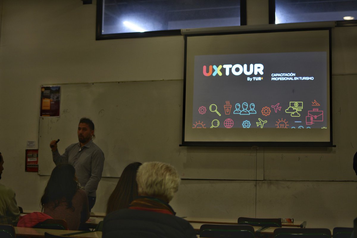 UXTour's tweet image. Ahora #TURx en #UNLP | @joamfm sobre #UXTour: &quot;Contar nuestra historia y formar desde la experiencia: ¿cómo es trabajar en una operadora de turismo? ¿Existe vida por fuera de una agencia de viajes después de estudiar turismo?&quot;