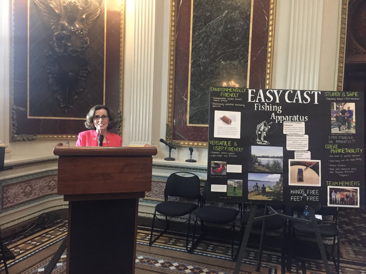 NSF's tweet photo. “Community colleges are rich sources for our nation's workforce &amp; provide an environment where bright new ideas can thrive. Today's #CCIChallenge reception is a demonstration of the possibilities that exist when our nation's colleges commit to support #STEM" -NSF Dir Córdova https://t.co/Lh3ybPck0n