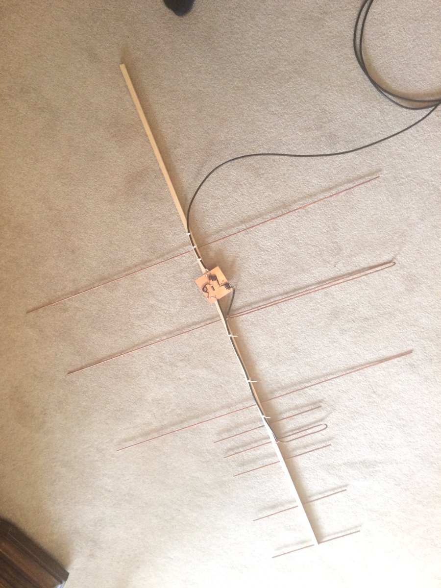KD2MNU's tweet photo. Built a new antenna for working the birds based on WA5VJB’s design! 3 elements on 2 m and 5 elements on 70 cm, complete with a homebrew diplexer. SWR is way too high on the 440 side. Thoughts anyone?? https://t.co/HailrP84ph