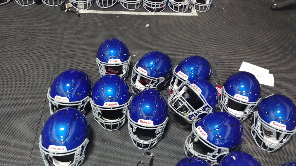 BKeckRiddellguy's tweet photo. Thanks to @Lakeviewfb for having me in today to fit helmets and for always being on #TeamRiddell. #FitRight #ReduceTheRisk #FitRiddell https://t.co/dgHE0TIgYg